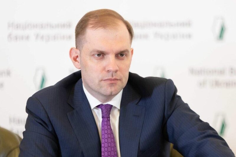 У Нацбанку пояснили, чому дешевшає гривня