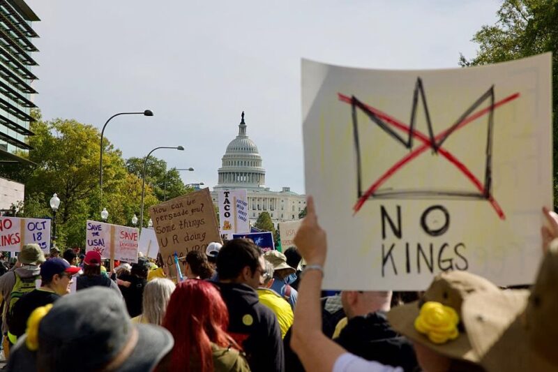У США масові протести проти політики Трампа