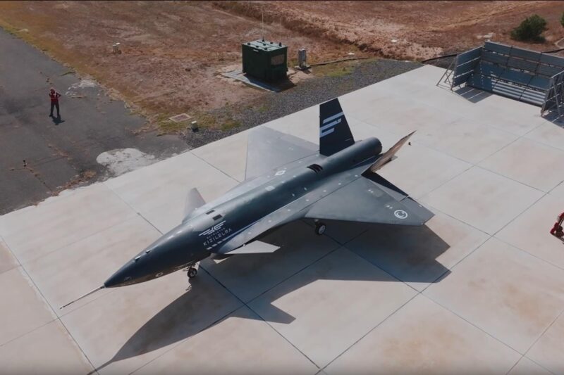 У Туреччині показали випробування безпілотного винищувачв Kızılelma