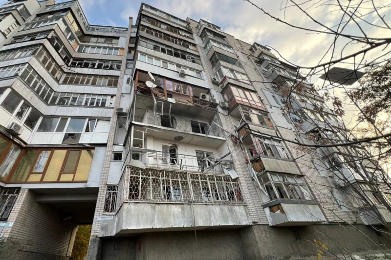 Удар по Херсону: є загибла та 14 поранених