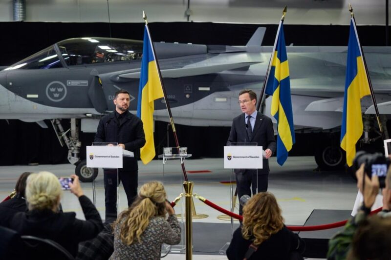 Україна придбає у Швеції до 150 винищувачів Gripen