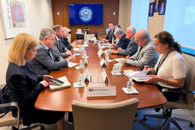 Українська делегація зустрілася з Келлогом