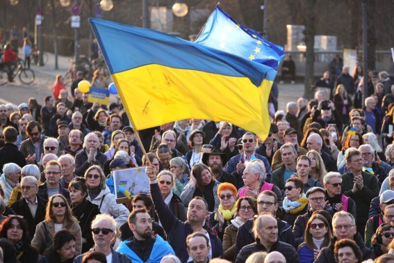 Українці визначилися, чи справді уряд бореться з корупцією