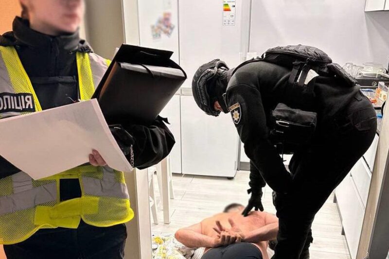 В Києві чоловік влаштував стрілянину про перехожих