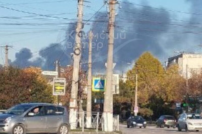 В Криму гриміли вибухи: загорілась нафтобази