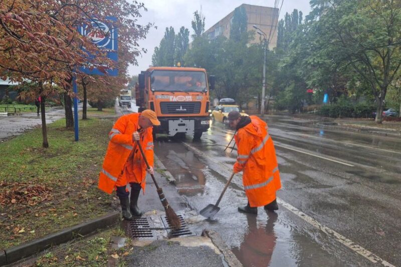 В Одесі знову зростає рівень води через зливу