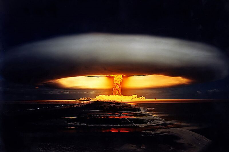Ядерні випробування. Трамп лякає весь світ