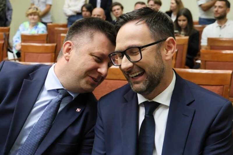 Європарламент зняв імунітет з двох польських депутатів