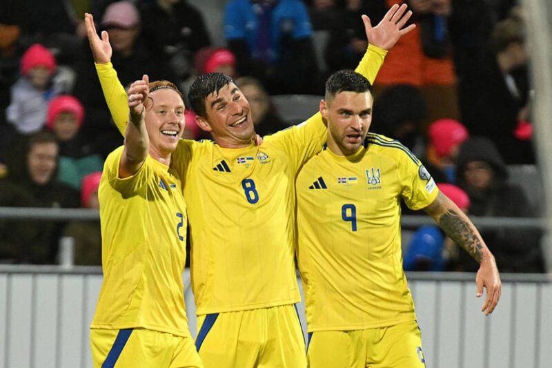 З рахунком 5:3 Україна феєрично досягає перемоги в матчі з Ісландією