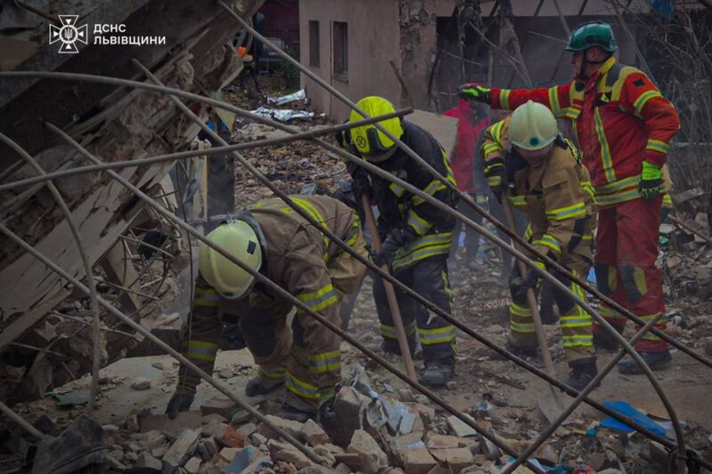 З’явилися кадри перших хвилин удару по Львівщині
