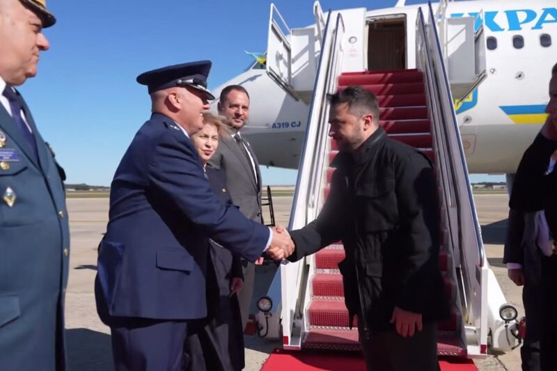 Зеленський прокоментував розмову Трампа з Путіним