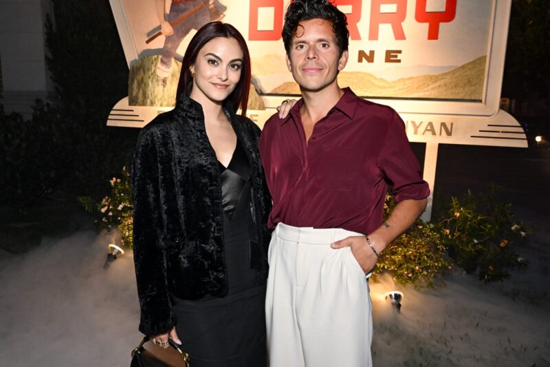 Зірка Рівердейлу Каміла Мендес заручилася з музикантом Руді Манкузо