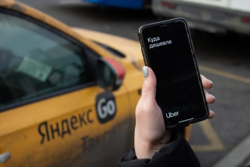 Apple перекриє “сірі” поставки iPhone з Індії в Росію