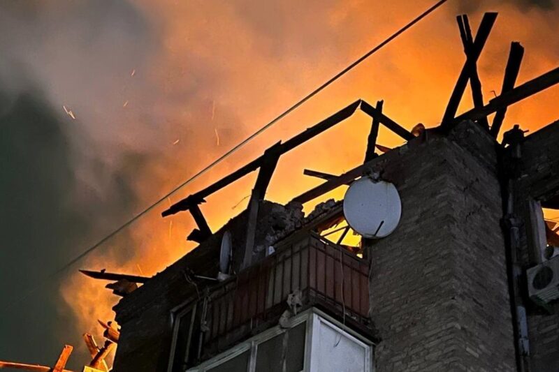 Атака РФ на Кам’янське: з’явились фото наслідків