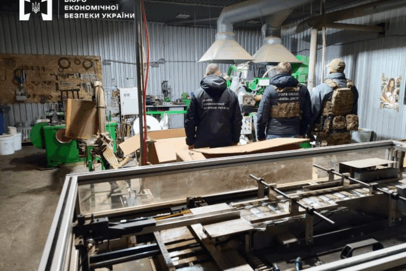 БЕБ викрило підпільну тютюнову фабрику на Буковині