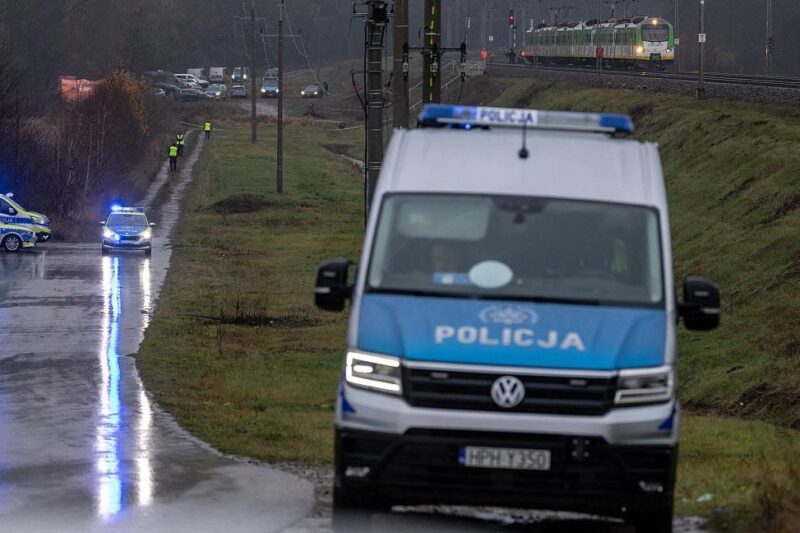 Диверсію на залізниці здійснили українці – Туск