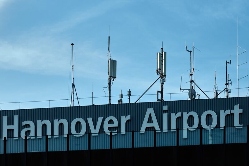 Дрони паралізують роботу трьох аеропортів у Німеччині