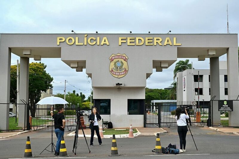 Експрезидент Бразилії намагався зламати електронний браслет паяльником