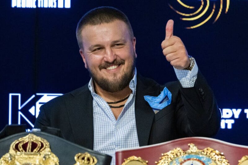 Експромоутер розкрив мотиви відмови Усика від титулу WBO