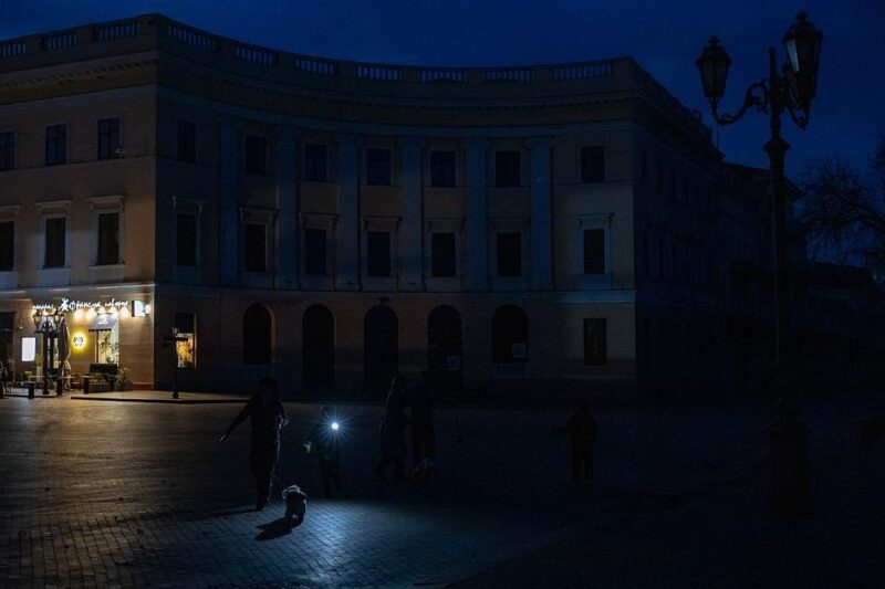 Енергетики розповіли про відключення світла в суботу