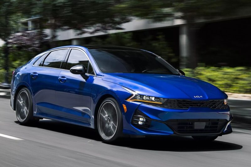 Kia відкликає 250 тисяч K5 через ризик займання паливного бака