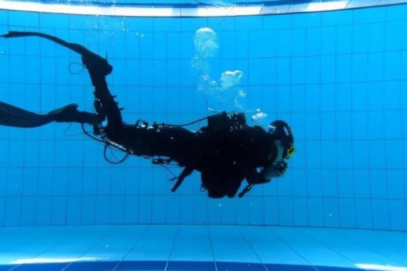 Технології - Китайські вчені створили перший у світі підводний екзоскелет