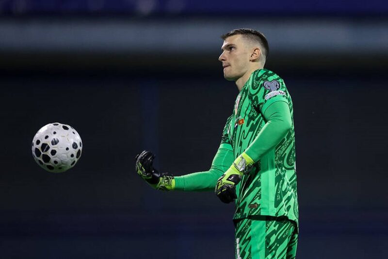 Конкурент Крапивцова за місце в складі планує залишити Жирону