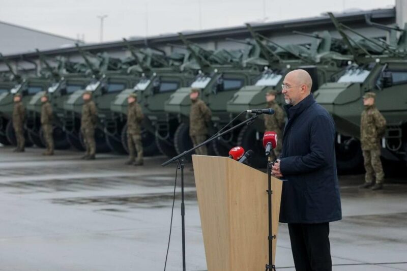 Латвія передала Україні 21 бронетранспортер Patria