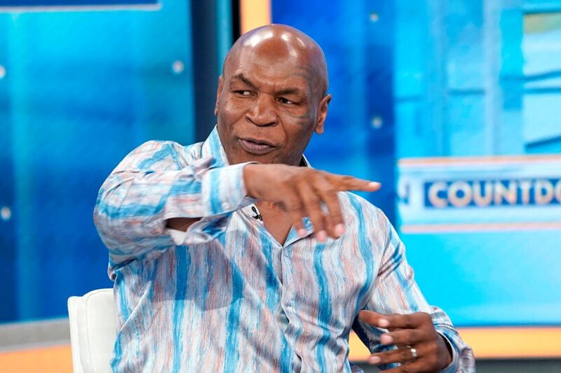 Майк Тайсон проектує успіхи Усика на свої часи і зауважує відмінності