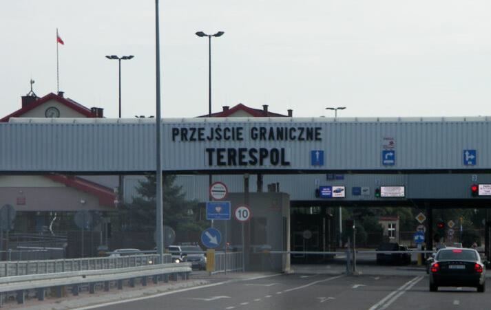 Новини світу - На кордоні Білорусі з Польщею утворилась величезна черга з вантажівок