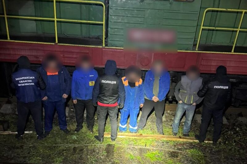На Закарпатті працівники Укрзалізниці викрадали пальне з локомотивів