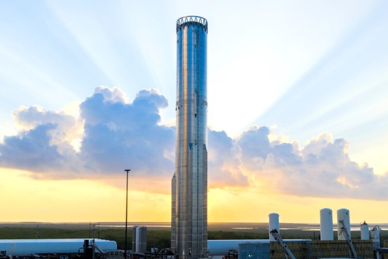 Оновлений SpaceX Starship вибухнув під час ранніх випробувань