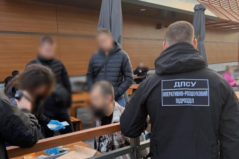 Підполковник ЗСУ допомагав ухилянтам тікати з України