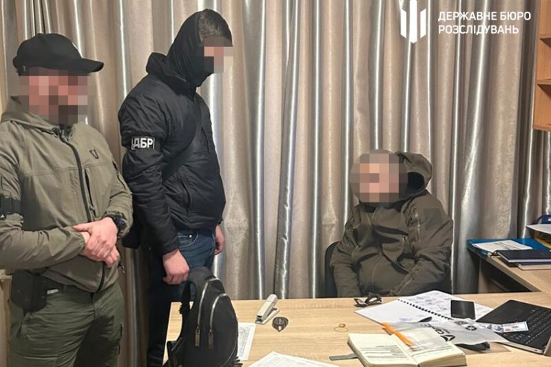 Новини України - Посадовець одеської Військової академії вимагав гроші у курсантів