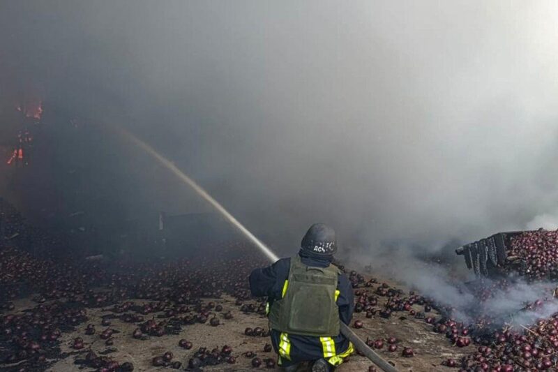 Новини України - РФ атакувала Дніпропетровщину дронами: спалахнули пожежі, є поранена