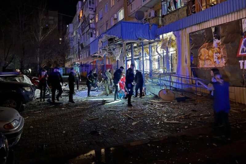 РФ обстріляла Запоріжжя: є поранені та руйнування