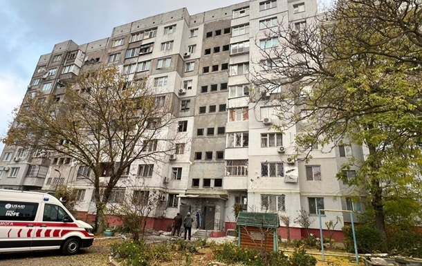 Росіяни обстріляли Херсон і область: є загиблі та поранені