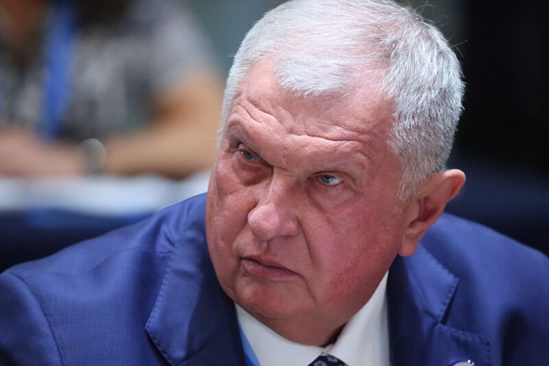 Роснєфть урізала виплати акціонерам піля санкцій США