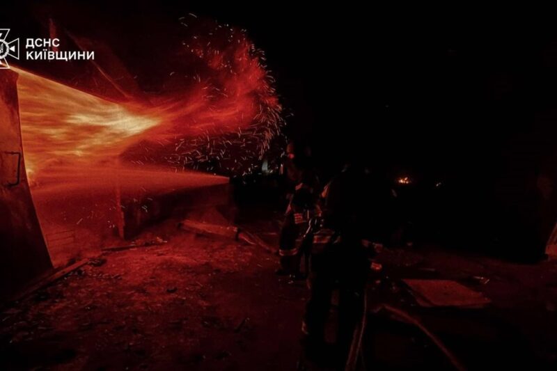 Рої шахедів: у Києві вдруге за ніч лунають вибухи