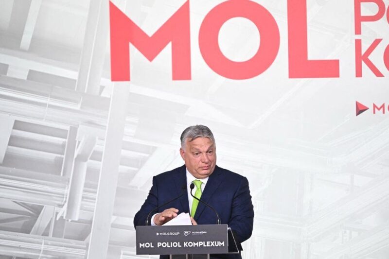 США дозволили Угорщині купувати нафту в РФ іще рік