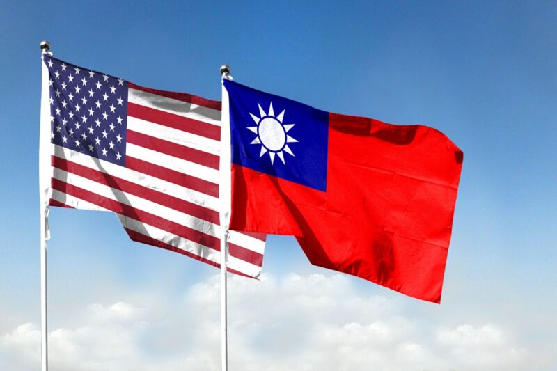США відновили постачання зброї Тайваню