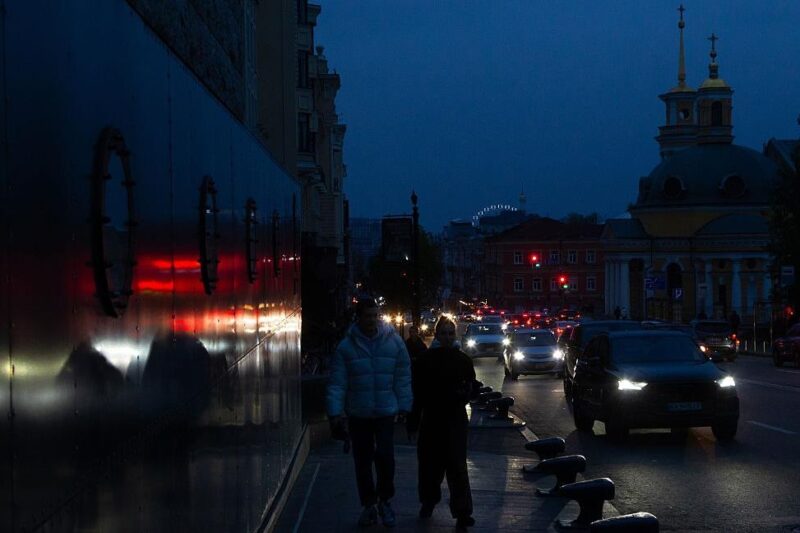 Стали відомі графіки відключень світла 4 листопада