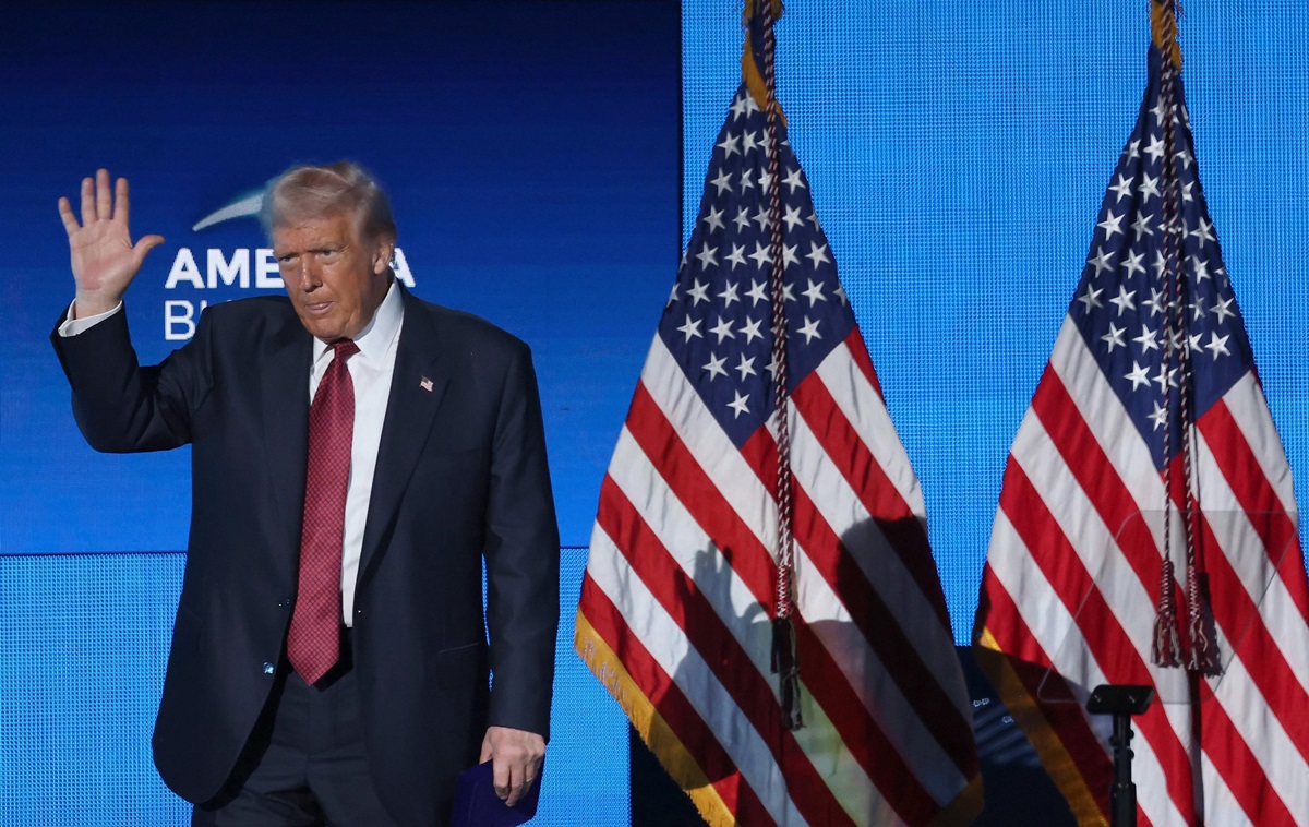 Новини світу - Трамп: Путін просив мене врегулювати війну, що триває 10 років