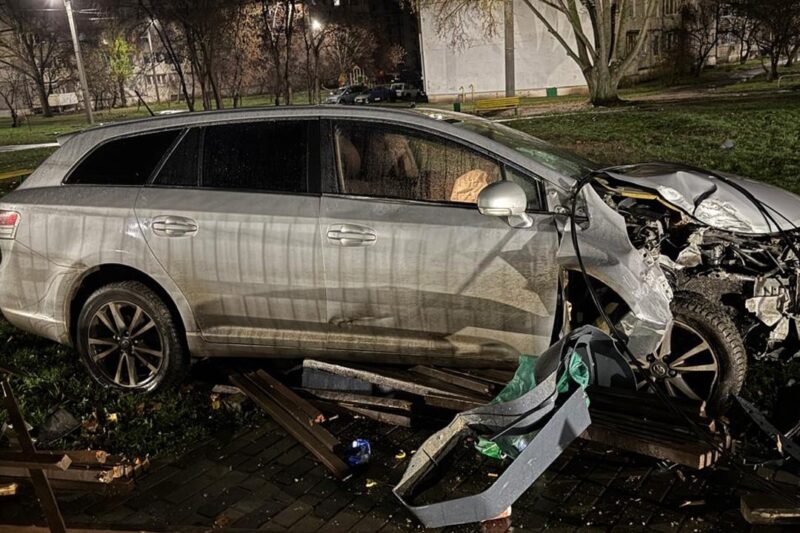 Троє підлітків постраждали внаслідок ДТП у Харкові