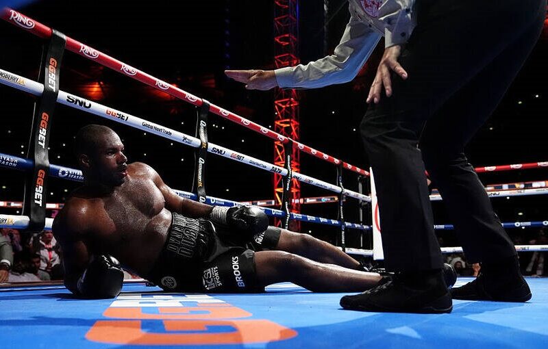 У Дюбуа прокоментували відмову боксера від бою з виходом на Усика