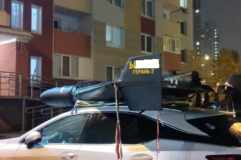 У Києві чоловік перевозив “шахед” на даху авто