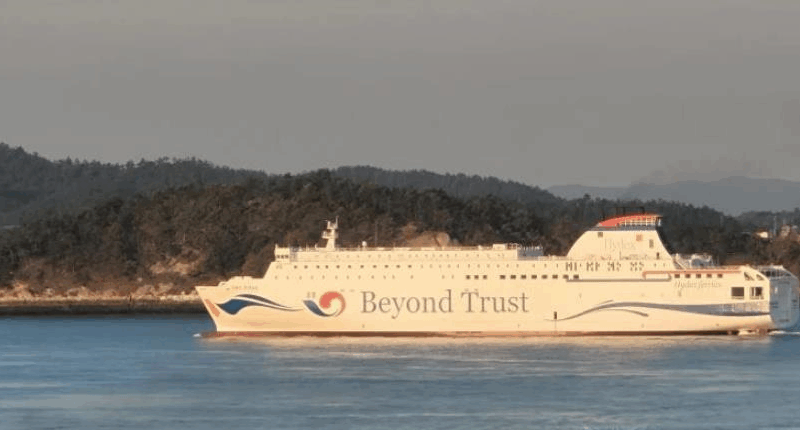 У Південній Кореї пором потрапив в аварію через неуважність члена екіпажу