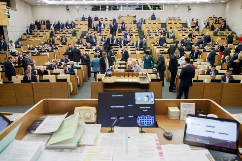 У РФ 76% чиновників влаштували родичів у владу