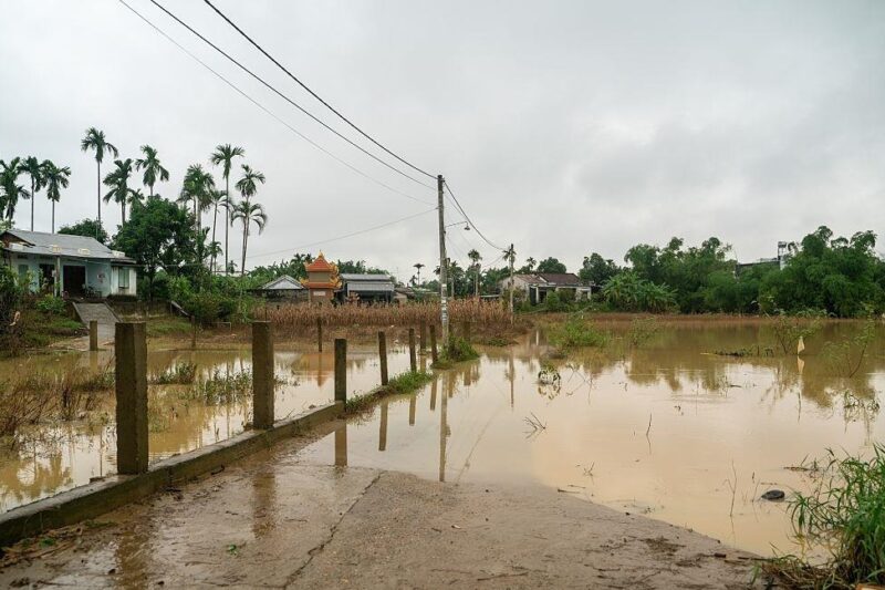 У В’єтнамі через повені загинуло понад 40 людей