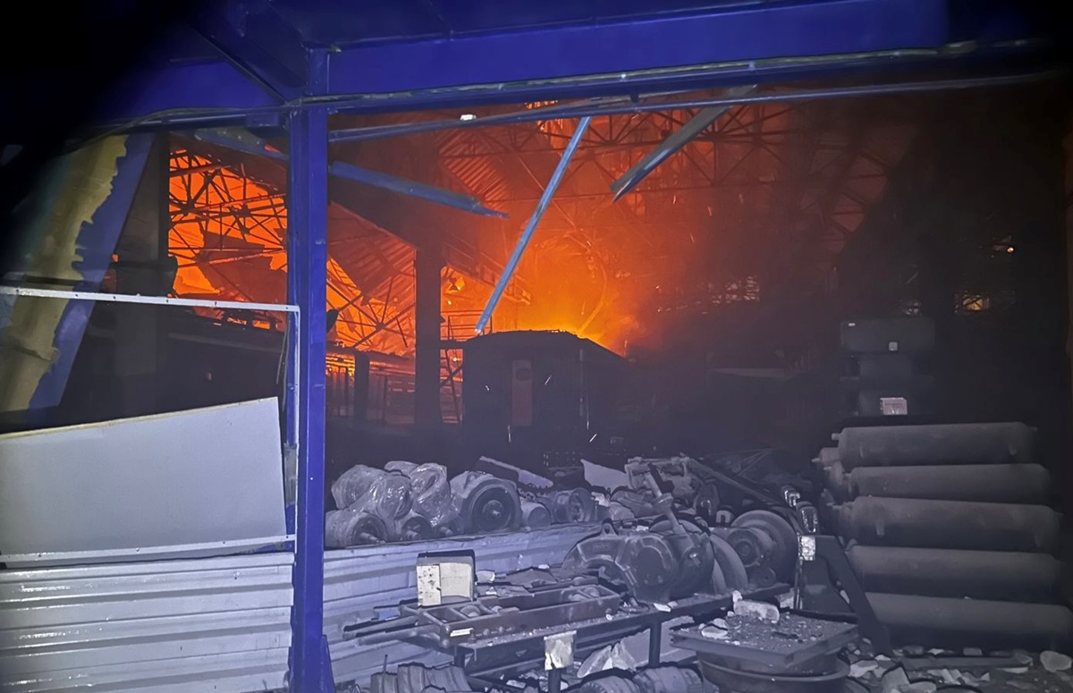 Новини України - Удар по Дніпру: пошкоджене залізничне депо з приміськими електричками